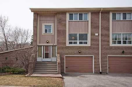 02 - 42 Stonehill Crt, Townhouse with 3 bedrooms, 3 bathrooms and 1 parking in Toronto ON | Image 1
