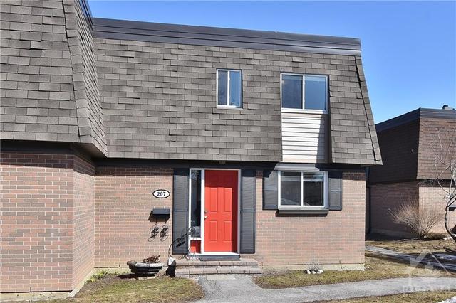 207 Ridgepark Private, Townhouse with 3 bedrooms, 3 bathrooms and 1 parking in Ottawa ON | Image 1