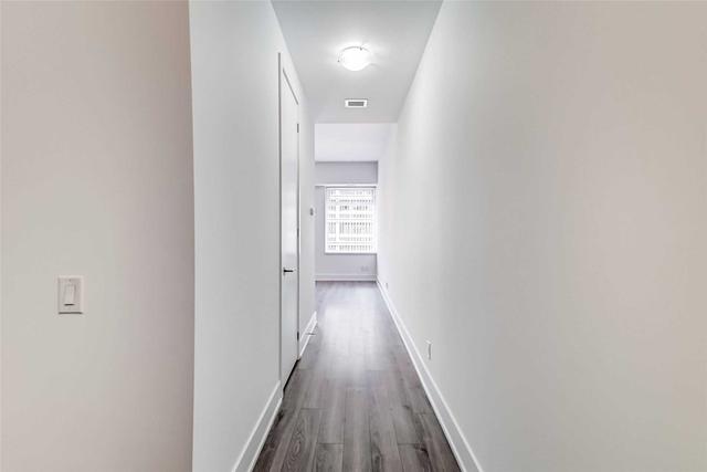404 - 111 St Clair Ave W, Condo with 1 bedrooms, 1 bathrooms and 0 parking in Toronto ON | Image 3