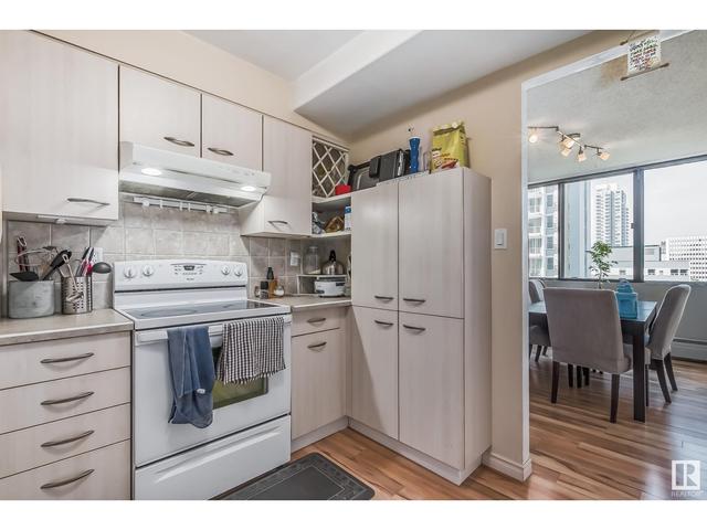 902 - 9921 104 St Nw, Condo with 2 bedrooms, 1 bathrooms and 1 parking in Edmonton AB | Image 12