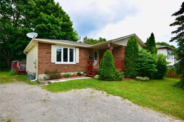 688 Bayview Dr, House detached with 3 bedrooms, 2 bathrooms and 6 parking in Midland ON | Image 1