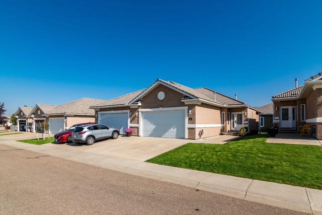 67 Ranchlands Lane Ne, Home with 3 bedrooms, 3 bathrooms and 4 parking in Medicine Hat AB | Image 1