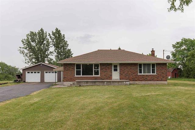 4088 Henderson Road, House detached with 3 bedrooms, 2 bathrooms and 10 parking in South Frontenac ON | Image 1
