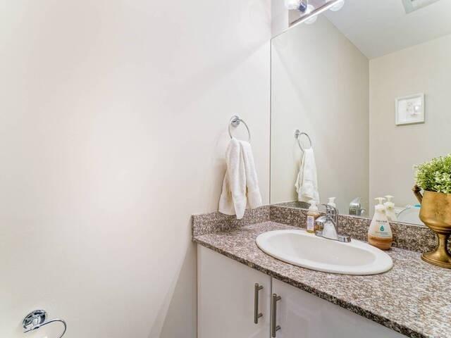419 - 2900 Highway 7 Rd, Condo with 1 bedrooms, 2 bathrooms and 1 parking in Vaughan ON | Image 11