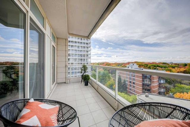 1003 - 336 Spadina Rd, Condo with 2 bedrooms, 2 bathrooms and 1 parking in Toronto ON | Image 3