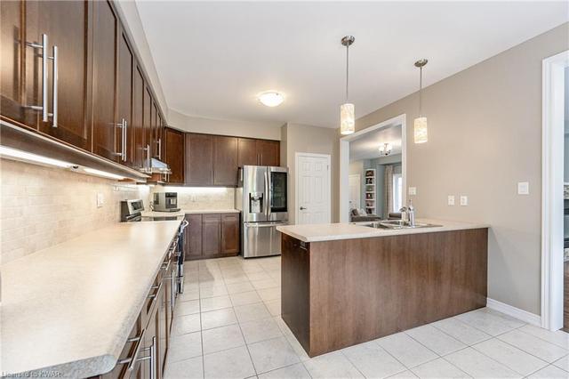 228 Falconridge Drive, House detached with 4 bedrooms, 2 bathrooms and 4 parking in Kitchener ON | Image 18