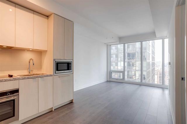 2206 - 115 Blue Jays Way, Condo with 1 bedrooms, 1 bathrooms and 0 parking in Toronto ON | Image 4