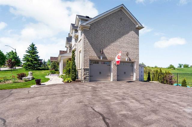 22 Upper Canada Dr, House detached with 4 bedrooms, 4 bathrooms and 10 parking in Erin ON | Image 35