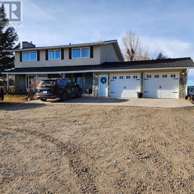 501 Highway, House detached with 4 bedrooms, 2 bathrooms and null parking in Cardston County AB | Image 1