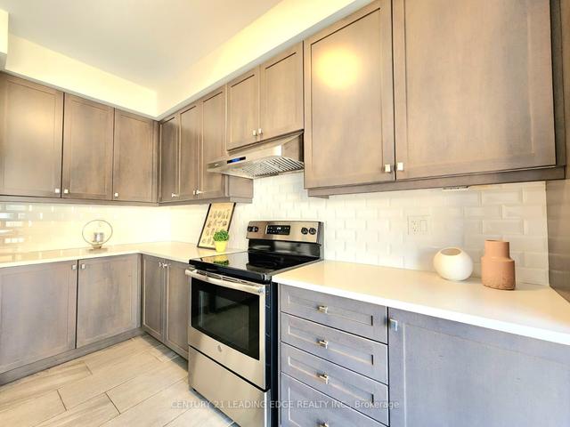 10 Fraleigh Ave, House attached with 4 bedrooms, 4 bathrooms and 6 parking in Markham ON | Image 4