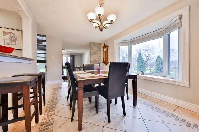 2368 Cavendish Dr, House detached with 4 bedrooms, 3 bathrooms and 4 parking in Burlington ON | Image 7