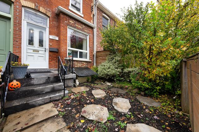 180 Lippincott St, House semidetached with 4 bedrooms, 3 bathrooms and 0 parking in Toronto ON | Image 11
