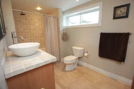 80 Deanvar Ave, House detached with 3 bedrooms, 2 bathrooms and 4 parking in Toronto ON | Image 6
