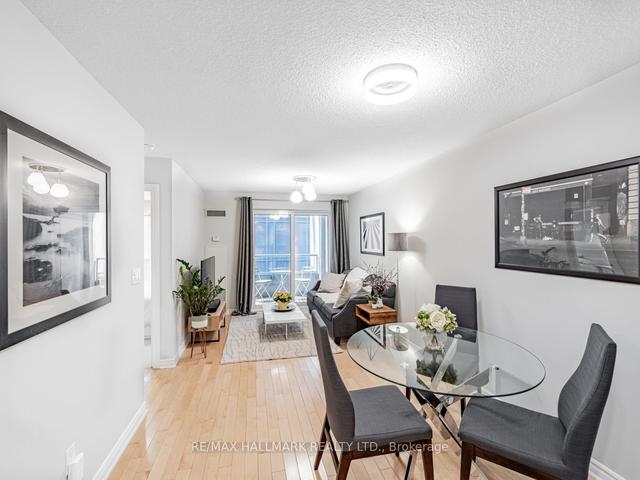 544 - 250 Wellington St W, Condo with 1 bedrooms, 1 bathrooms and 0 parking in Toronto ON | Image 1