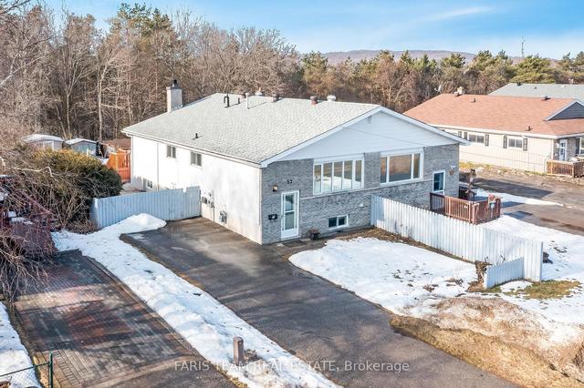 33 Beaumaur Dr, House semidetached with 2 bedrooms, 2 bathrooms and 4 parking in Penetanguishene ON | Image 1