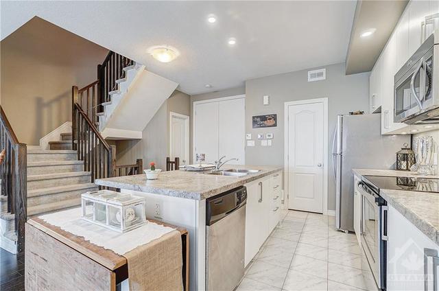 115 Chaperal Private, Townhouse with 2 bedrooms, 2 bathrooms and 2 parking in Ottawa ON | Image 8