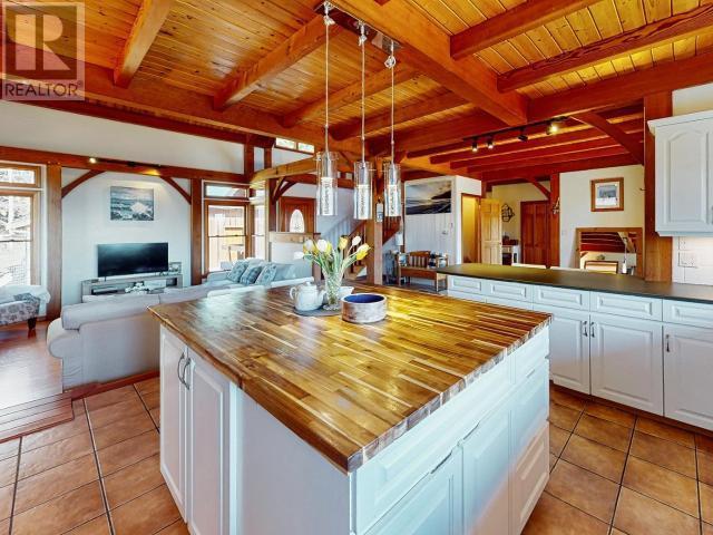 3749+lot A Highway 101, House detached with 5 bedrooms, 3 bathrooms and 2 parking in Powell River A BC | Image 9