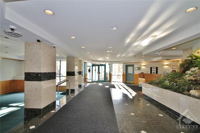 924 - 1025 Grenon Avenue, Condo with 1 bedrooms, 1 bathrooms and 1 parking in Ottawa ON | Image 3