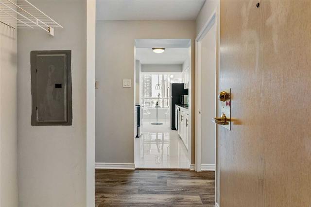 1505 - 400 Webb Dr, Condo with 2 bedrooms, 2 bathrooms and 1 parking in Mississauga ON | Image 23