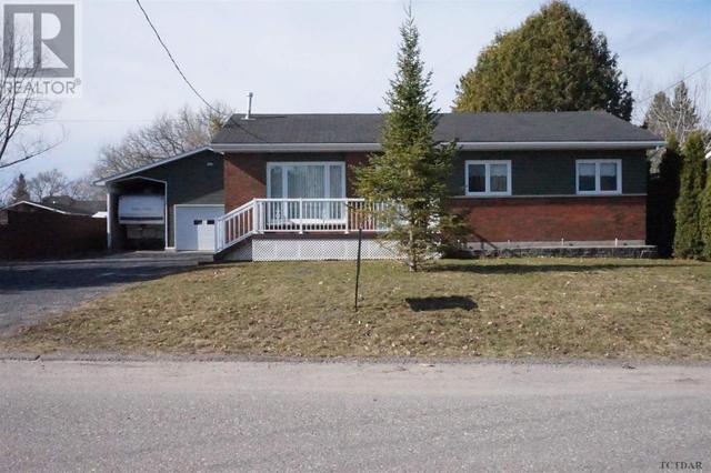 156 Haliburton Ave W, House detached with 3 bedrooms, 2 bathrooms and null parking in Temiskaming Shores ON | Image 3