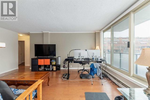 236, - 1421 7 Avenue Nw, Condo with 2 bedrooms, 1 bathrooms and 1 parking in Calgary AB | Image 6