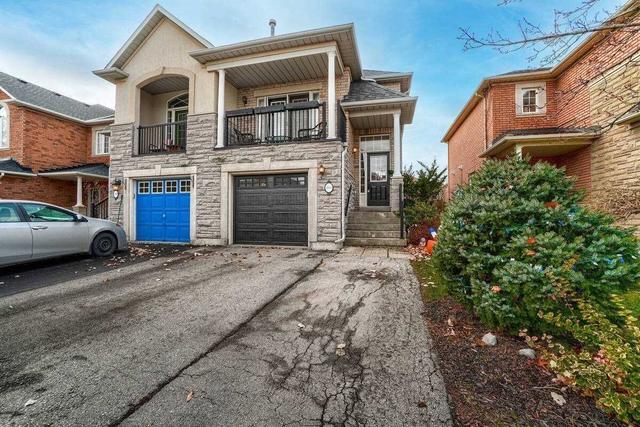 2447 Newcastle Cres, House semidetached with 3 bedrooms, 3 bathrooms and 4 parking in Oakville ON | Card Image