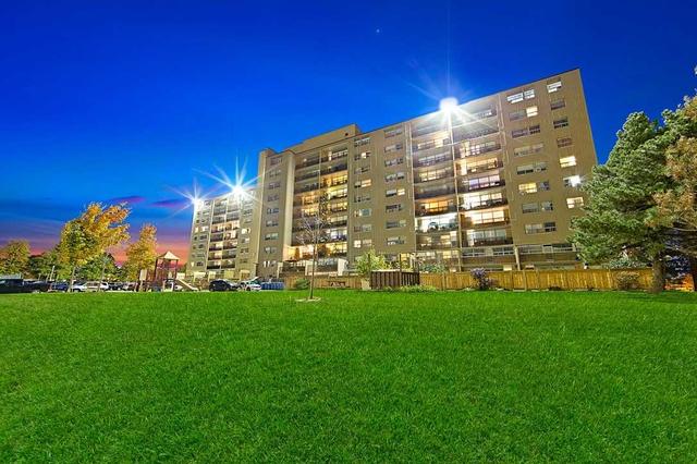 1001 - 15 Nicklaus Dr, Condo with 3 bedrooms, 1 bathrooms and 1 parking in Hamilton ON | Image 12