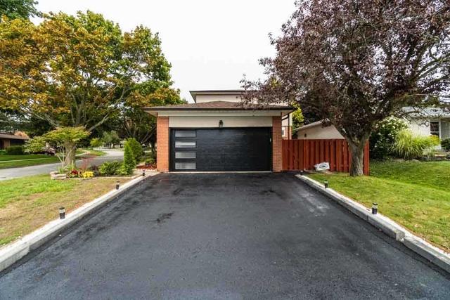 62 Langevin Cres, House detached with 4 bedrooms, 4 bathrooms and 4 parking in Toronto ON | Image 1