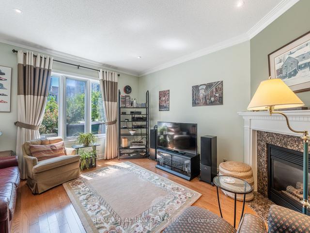 480 Kenneth Ave, House detached with 4 bedrooms, 4 bathrooms and 4 parking in Toronto ON | Image 4