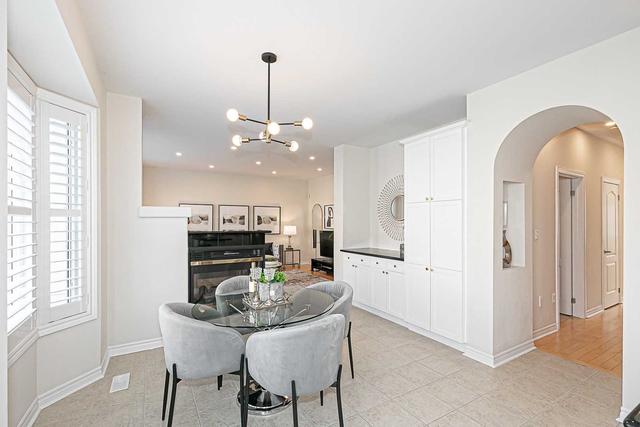 25 Storybook Cres, House detached with 4 bedrooms, 4 bathrooms and 6 parking in Markham ON | Image 3