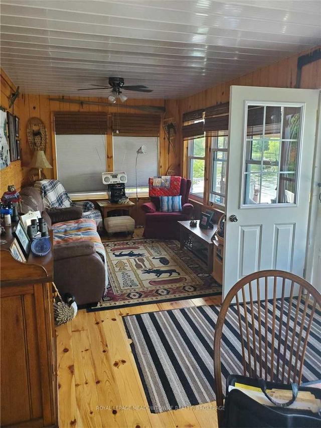 35 Pigeon Lake, House detached with 3 bedrooms, 1 bathrooms and 2 parking in Parry Sound, Unorganized, Centre Part ON | Image 17