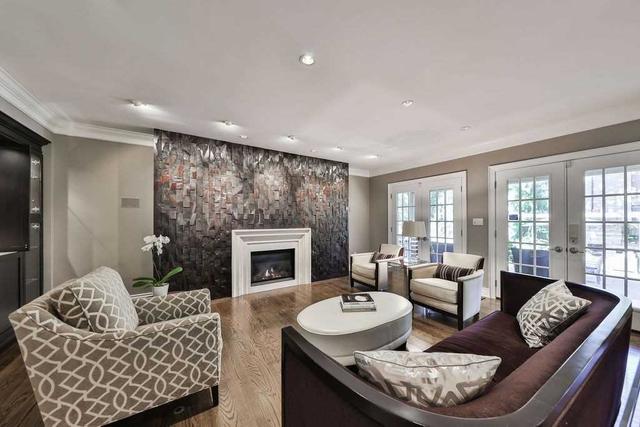 3109 Woodland Park Dr, House detached with 4 bedrooms, 6 bathrooms and 8 parking in Burlington ON | Image 2