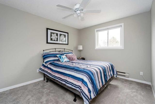 229 Little Ave, House detached with 2 bedrooms, 2 bathrooms and 6 parking in Barrie ON | Image 2