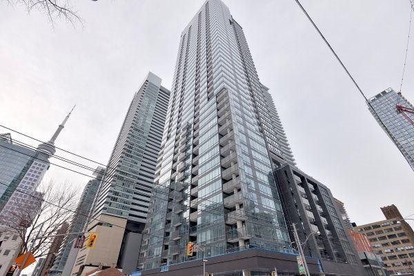 3404 - 295 Adelaide St W, Condo with 2 bedrooms, 2 bathrooms and 1 parking in Toronto ON | Image 1