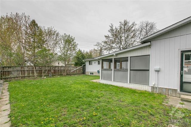 19 Overlake Drive, House detached with 3 bedrooms, 2 bathrooms and 3 parking in Ottawa ON | Image 23