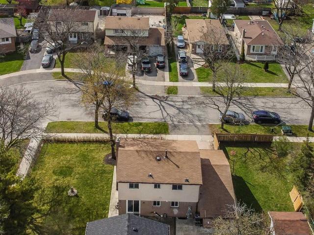 8 Banda Sq, House detached with 4 bedrooms, 3 bathrooms and 3 parking in Toronto ON | Image 34