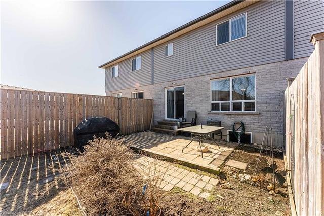 121b Whitlaw Way, House attached with 3 bedrooms, 2 bathrooms and 3 parking in Brant ON | Image 27