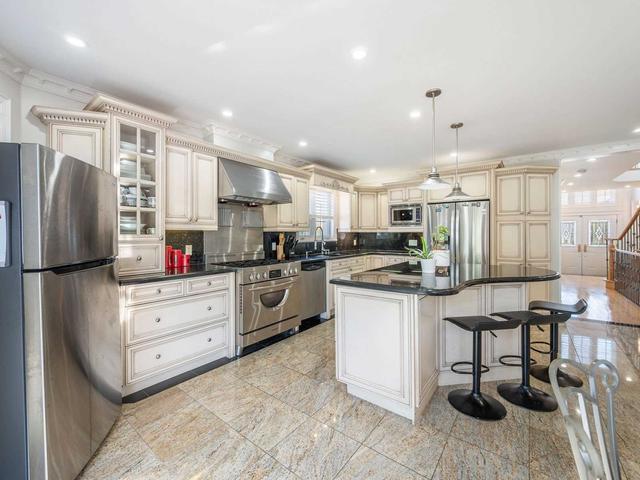 72 Westbourne Ave, House detached with 4 bedrooms, 5 bathrooms and 6 parking in Toronto ON | Image 3