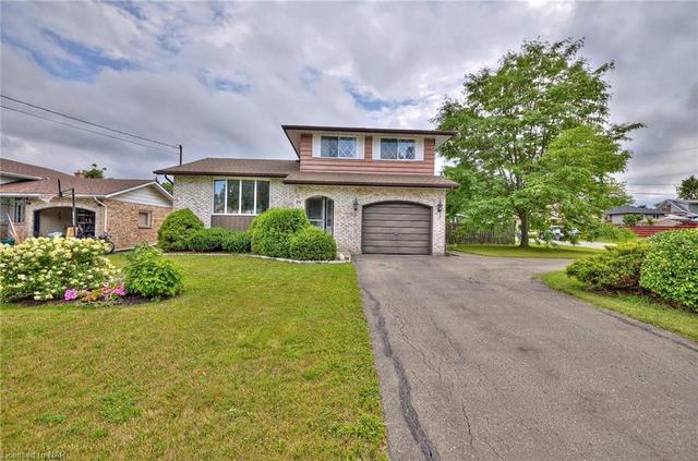 67 Lindbergh Drive, House detached with 3 bedrooms, 1 bathrooms and 7 parking in Fort Erie ON | Image 5