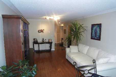 404 - 51 Harrison Garden Blvd, Condo with 2 bedrooms, 2 bathrooms and 1 parking in Toronto ON | Image 3