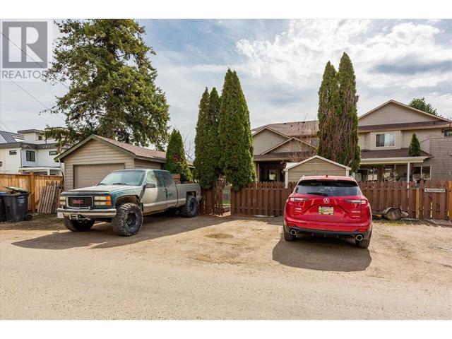 836 Patterson Avenue, House detached with 4 bedrooms, 2 bathrooms and 5 parking in Kelowna BC | Image 36