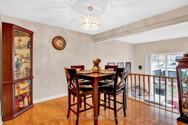 25 Briar Path, Townhouse with 3 bedrooms, 2 bathrooms and 2 parking in Brampton ON | Image 3