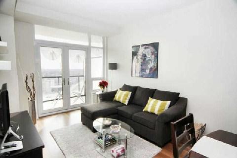 1003 - 1135 Royal York Rd, Condo with 1 bedrooms, 1 bathrooms and 1 parking in Toronto ON | Image 1