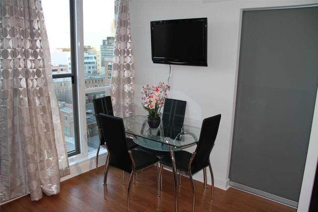 1022 - 320 Richmond St E, Condo with 1 bedrooms, 1 bathrooms and 0 parking in Toronto ON | Image 3