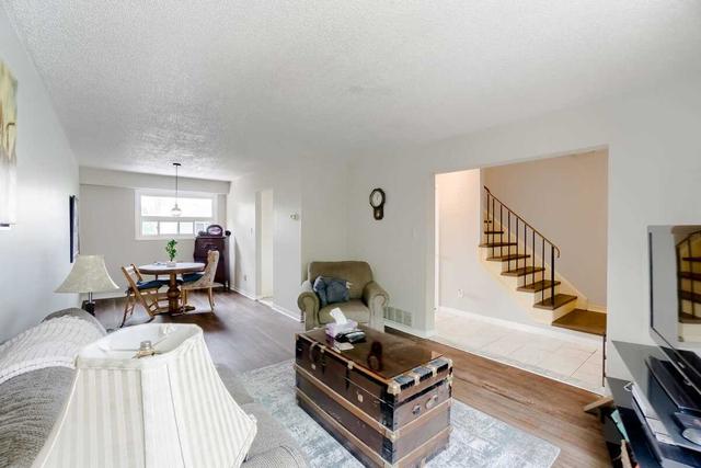 74 Berkshire Sq, House attached with 3 bedrooms, 2 bathrooms and 3 parking in Brampton ON | Image 13