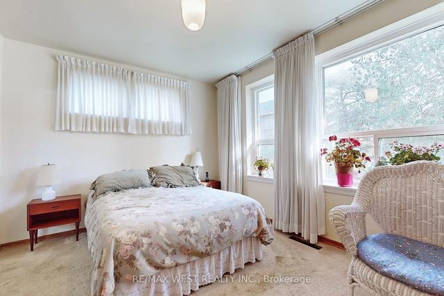 20 Fordham Pl, House detached with 3 bedrooms, 2 bathrooms and 5 parking in Toronto ON | Image 9