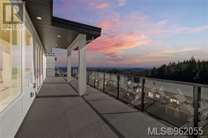 Large partial covered deck with views | Image 10