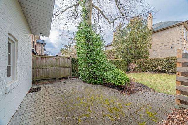 24 Douglas Cres, House detached with 4 bedrooms, 3 bathrooms and 2 parking in Toronto ON | Image 22