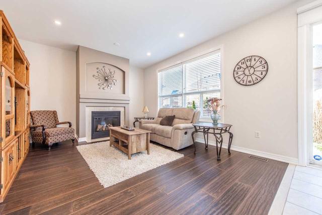 1272 Pepperbush Pl, House detached with 3 bedrooms, 4 bathrooms and 4 parking in Oakville ON | Image 7