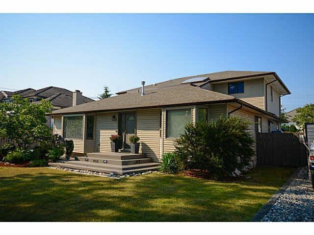 10511 Caithcart Road, House detached with 4 bedrooms, 3 bathrooms and 2 parking in Richmond BC | Card Image